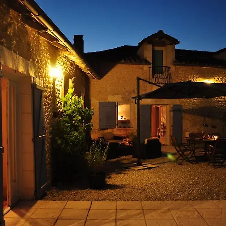 Bed & Breakfast D'hotes La Grange Au Bois Champagne-et-Fontaine